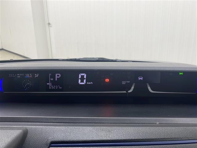 【スピードメーター】『スピードメーター』の画像になります。メーターがシンプルで見やすく運転しやすいですね！