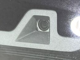 【スズキ　セーフティサポート】走行中に前方の車両等を認識し、衝突しそうな時は警報とブレーキで衝突回避と被害軽減をアシスト。より安全にドライブをお楽しみいただけます。