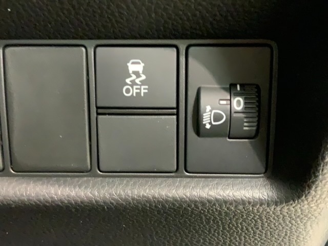 横滑り防止装置がついています。いざという時に安心ですね。