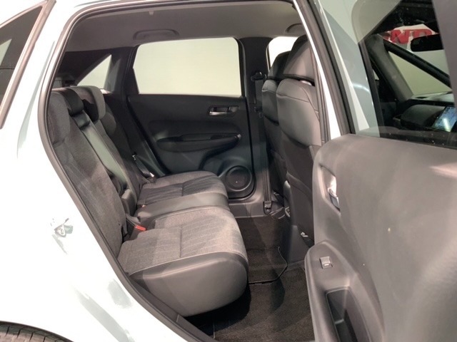 ゆったり座れるリヤシート！足元が広々としていて、乗り心地も良いです！