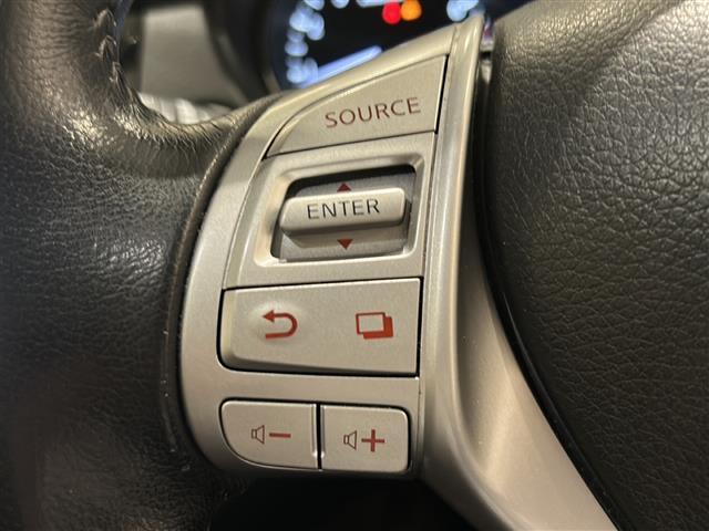 気になる車はすぐにお問い合わせください！画面右側の0066から始まる無料ダイヤルからお問い合わせ下さい！専門スタッフがお車のご質問にお答えいたします！