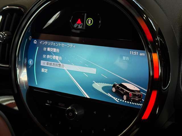 今治本社・松山店ともに四国陸運支局指定工場。各メーカー専用コンピュータ診断機も完備しております。