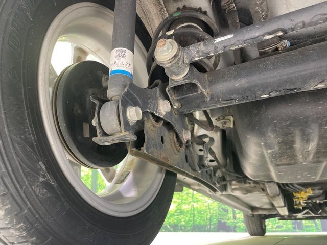 お車を安心してお乗りいただく為には、足回りの定期点検が欠かせません。サービスサポート（有償保証）では無料点検もご提供しており、安心のカーライフをお過ごしいただけるサポート体制が整っています。