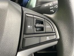 【アダプティブクルーズコントロール】高速道路での長距離走行が楽に！！自動で速度を保つクルーズコントロールが、衝突軽減システムと連携し、前方の車両を感知して車間を保つように速度調節してくれます！！