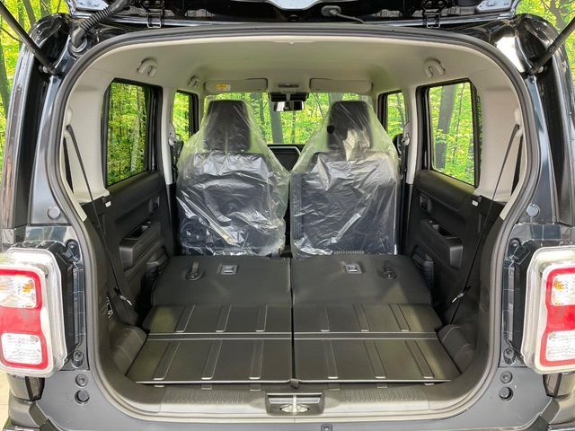 普段のお買い物や通勤、送迎等に十分な荷室スペースを確保しております。セカンドシートを倒すと、大きな荷物の積載も可能です♪