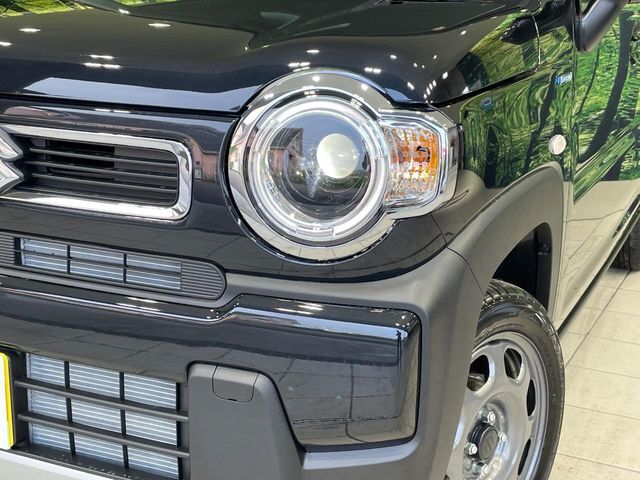 【LEDヘッドライト】悪天候や夜間走行時も良好な視界を確保し安心して運転できる高輝度LEDヘッドライトを装備！点灯速度が早く、消費電力も抑えられています。