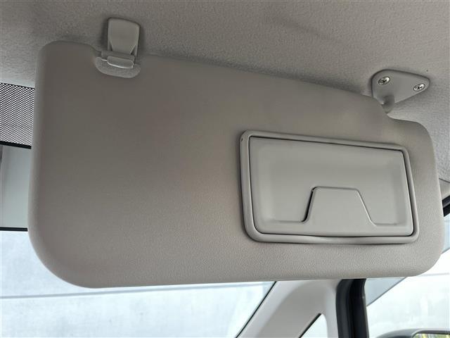 【バックミラー】大きくて見やすいので、後方を見るときも安心です！