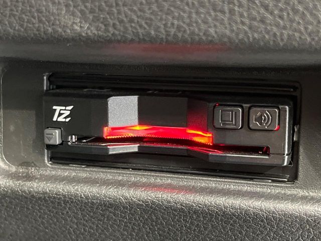 【ETC】高速道路の料金所をストレスなく通過！話題のスポットやサービスエリアに多い「スマートIC」利用時は必須のアイテムです。当店でセットアップを実施、ご納車当日からすぐにご利用いただけます！