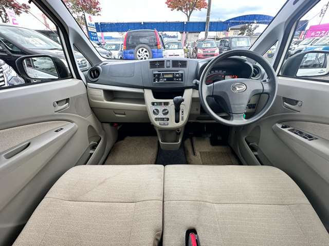 車を運転する際には運転席の存在は欠かせません。なのでしっかりとチェックしたいポイントですね。