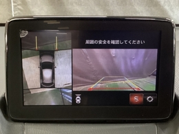 狭い場所での駐車やすれ違いなどでより的確な運転操作に役立つ360°ビューモニターが装備されています。