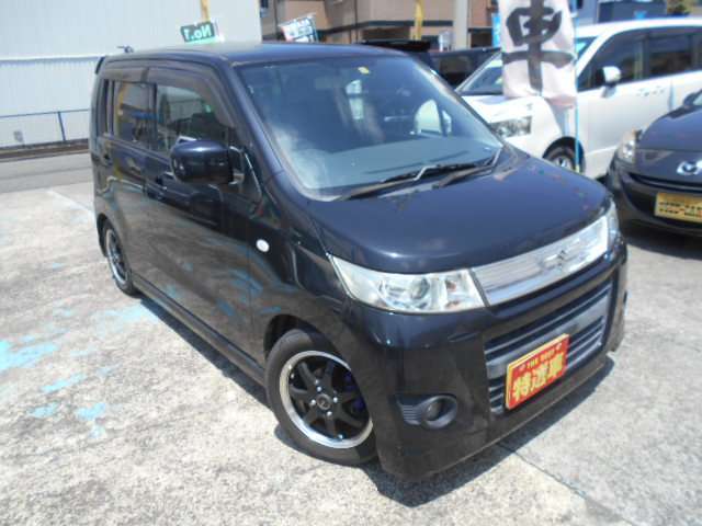 ★当店の強み★　納車前に外装の磨き＆撥水ワックスを施工してお渡しです！格安車でも手は抜きません。ご納得いただける外装仕上げを実施します。