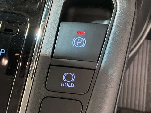 【電動パーキングブレーキ＆ブレーキホールド】 スイッチを入れると、信号待ち等で停車時、ブレーキを離しても自動でブレーキが効いた状態になり、指先の簡単操作でパーキングブレーキの作動や解除が可能です！！！