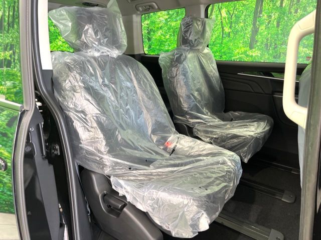 高品質なオリジナルフロアマットもオプションにてご用意しております。お好きなデザインやカラーをお車に合わせて選んでいただくことができます♪