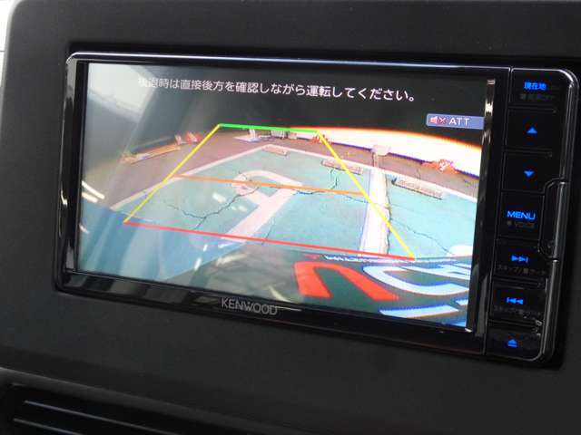 車庫入れラクラク！バックカメラ装備です