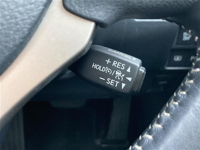 【　アダプティブクルーズコントロール　】設定した車速内で自動で加減速♪先行車との車間距離を適切に維持した追従走行が可能です♪