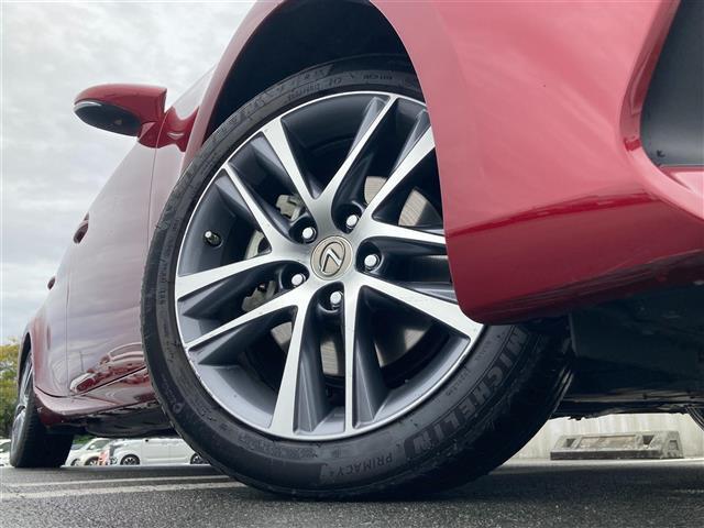 【アルミホイール】アルミホイールで足回りもかっこよく決まって