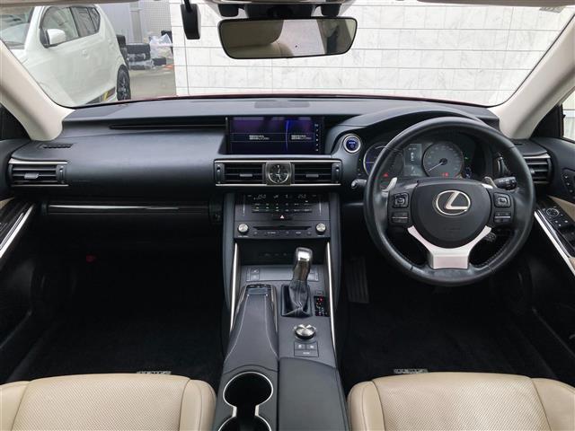 ◆平成30年10月登録 IS300h【 バージョンL 】が入荷致しました！！◆気になる車はお問い合わせください！メールでのお問い合わせも可能です！！◆試乗可能です！！