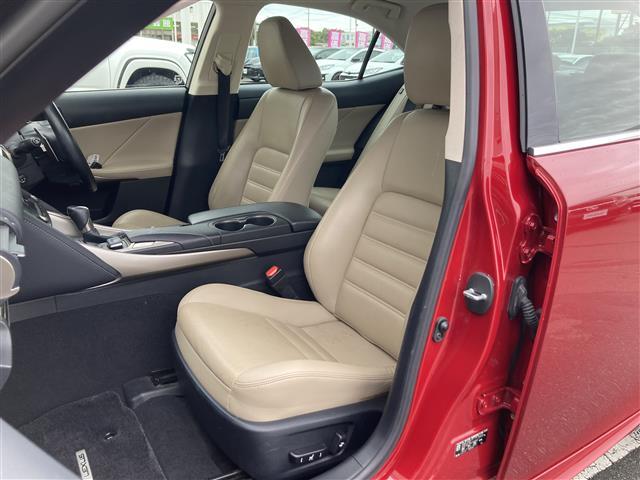 【　フロントシート　】使えるフロントシートで快適ドライブ♪