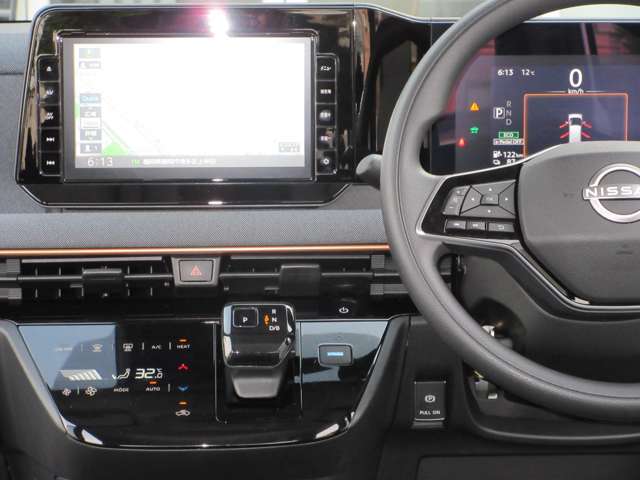 ステアリングスイッチ搭載！ハンドルひとつで手を離さなくても運転中視線をそらさなくても操作が出来て便利です
