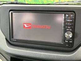 【純正ナビ】人気の純正ナビを装備。オーディオ機能も充実しており、Bluetooth接続すればお持ちのスマホやMP3プレイヤーの音楽を再生可能！毎日の運転がさらに楽しくなります！！