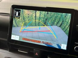 【バックカメラ】駐車時に後方がリアルタイム映像で確認できます。大型商業施設や立体駐車場での駐車時や、夜間のバック時に大活躍！運転スキルに関わらず、今や必須となった装備のひとつです！