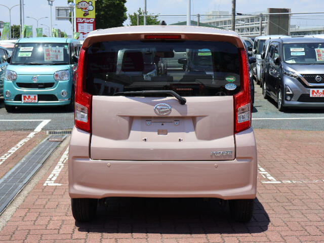 今の軽自動車は、とても広い！普通車と比べて維持費もお得で、家計に優しいですよ！