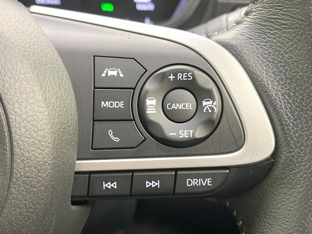 【レーダークルーズコントロール】高速道路での長距離走行が楽に！！自動で速度を保つクルーズコントロールが、衝突軽減システムと連携し、前方の車両を感知して車間を保つように速度調節してくれます！！
