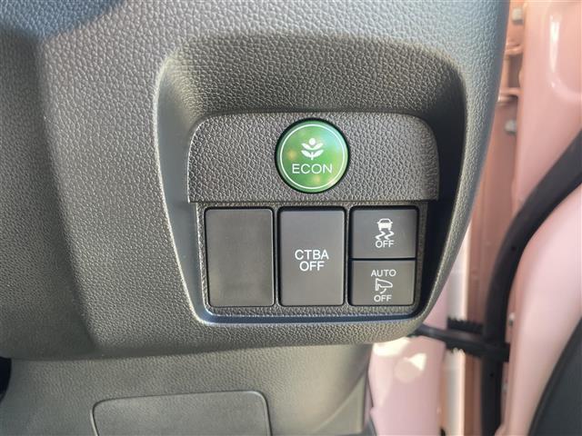 気になる車はすぐにお問い合わせください！画面右側の0066から始まる無料ダイヤルからお問い合わせ下さい！専門スタッフがお車のご質問にお答えいたします！