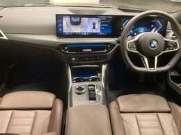 ☆センターパネルを運転席側に僅かに傾けたBMW独特のインパネ☆【駆け抜ける歓び】はここからもスタートしております☆