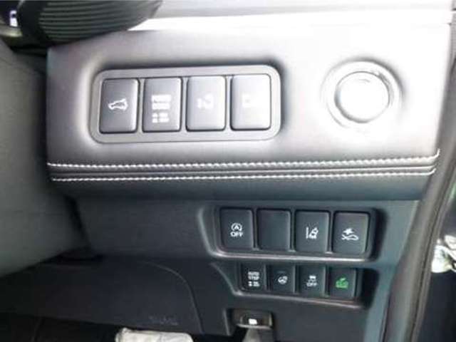 【安全機能】e-アシスト（FCM：衝突軽減ブレーキ・LDW：車線逸脱警報・AHB：オートハイビーム・ACC：レーダークルーズC）＋BSW・LCA（後側方車両検知警報）/RCTA（後退時車両検知警報）