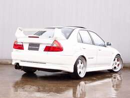 人気のランサーエボ5カスタム車両の入庫！弊社入庫時には新品にてBLTZ車高調を装備し、OZハーマンPG118AW、エボVI用トミマキバンパー、マフラーなどの多数の高額パーツに加え希少価値の高いサンルー付