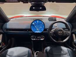 ★プッシュスタートでエンジンが掛かります★エンジンスタートストップボタンが真ん中にあるのが、おしゃれですよね★