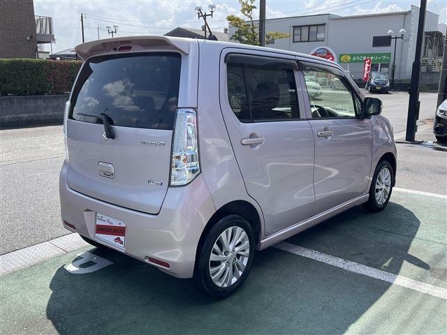 【認定中古車】　当社の商品は全て認定中古車です。中古車の信頼性向上を目的とし、プロの検査員の評価がついたお車です。鑑定書がお車の中に入っております。お車のコンディションを容易に把握する事ができます。