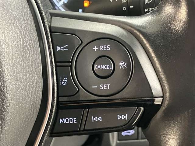ご覧頂きましたお車が売約済みの場合もございます。ご来店いただく際、お手数ですがお電話にて　在庫の確認をお願い致します。