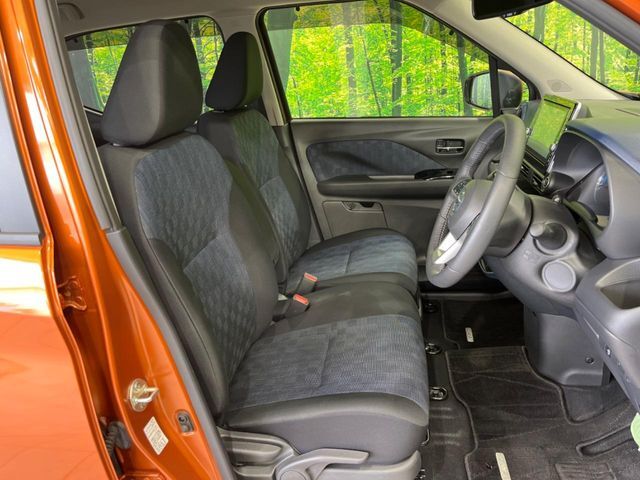 運転席シート廻りは使用感も少なく、良好な状態となっています。丁寧に使われていたことがよくわかりますね。