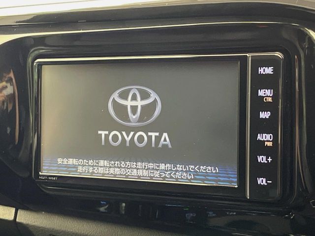 【純正ナビ】人気の純正ナビを装備しております。ナビの使いやすさはもちろん、オーディオ機能も充実！キャンプや旅行はもちろん、通勤や買い物など普段のドライブも楽しくなるはず♪
