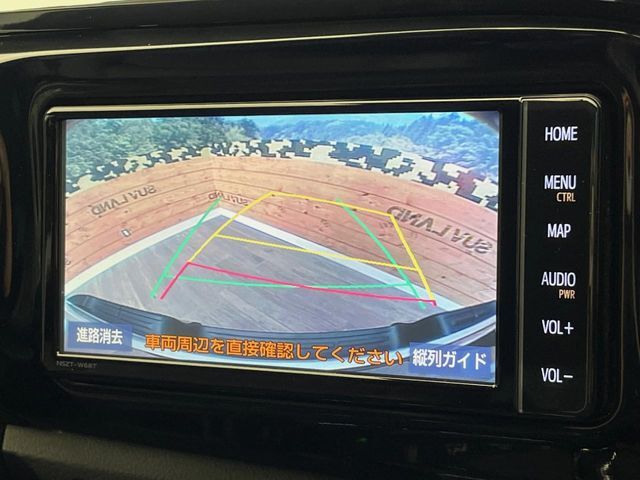 【バックカメラ】駐車時に後方がリアルタイム映像で確認できます。大型商業施設や立体駐車場での駐車時や、夜間のバック時に大活躍！運転スキルに関わらず、今や必須となった装備のひとつです！