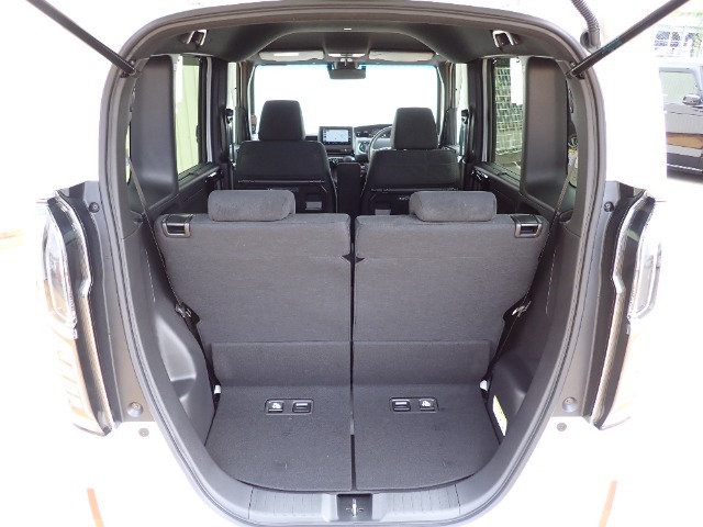 ◆定員乗車時のカーゴルームです。普段のお買い物の荷物やたくさんの収納が可能です。