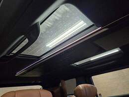人気オプションのサンルーフ装備！車内も明るくなりドライブがより一層楽しくなります♪