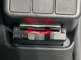 【ETC】高速道路の料金所をストレスなく通過！話題のスポットやサービスエリアに多い「スマートIC」利用時は必須のアイテムです。当店でセットアップを実施、ご納車当日からすぐにご利用いただけます！