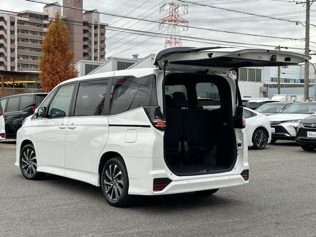 様々なオプションをご用意しております！車庫調・リフトアップ・タイヤ変更・アルミホイール変更など可能となっております！もちろん。アライメント調整も行えますので、合わせてご依頼くださいませ！ご相談ください