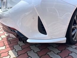 【TRDエアロ】人気のTRDエアロを装備！クルマの外観がよりスタイリッシュになり、街中で存在感あふれる1台に♪将来買い替える時にもリセールに影響しやすく、価値ある人気の装備です！