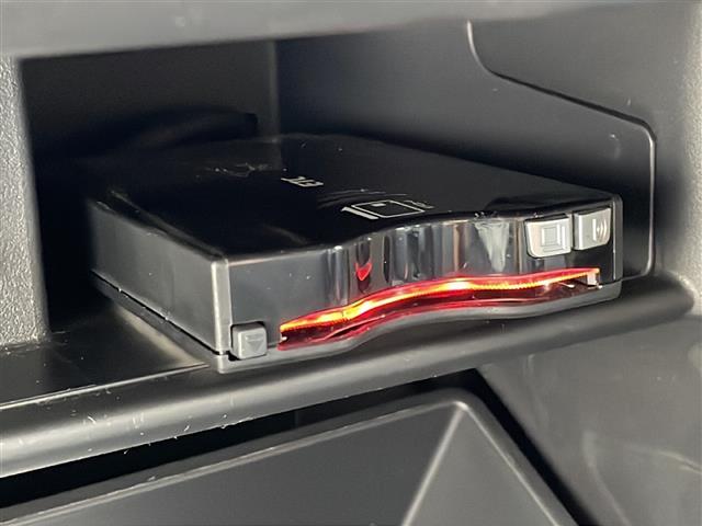 気になる車はすぐにお問い合わせください！画面右側の0066から始まる無料ダイヤルからお問い合わせ下さい！専門スタッフがお車のご質問にお答えいたします！