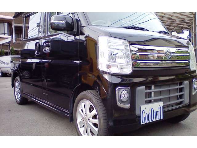 気持ちよくお乗りいただけるよう、全車展示前に心を込めて外装磨き仕上げ済です。