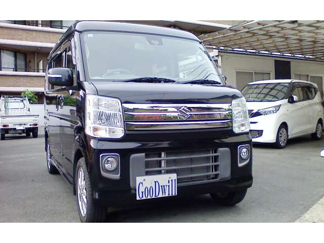 気持ちよくお乗りいただけるよう、全車展示前に心を込めて外装磨き仕上げ済です。