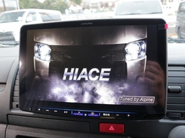 アルパイン11インチナビ装備！CD、DVD対応モデル！！