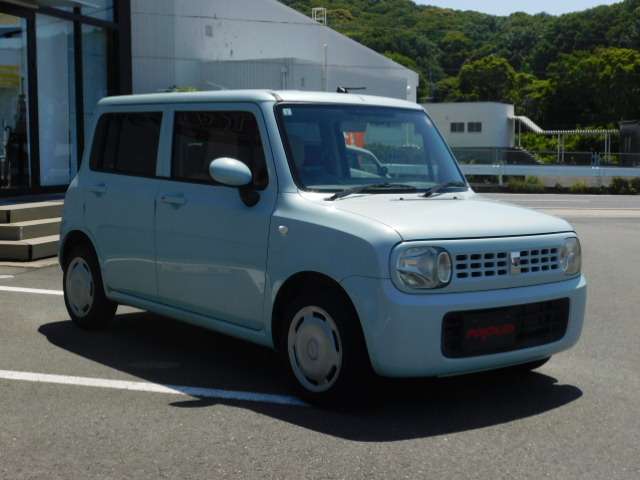 プラウドでは20代、30代のスタッフが元気よく対応させていただきます！「どんな車両があるのか見に来た」「ちょっと現車を見てみたい」などお気軽にご来店、ご相談ください♪