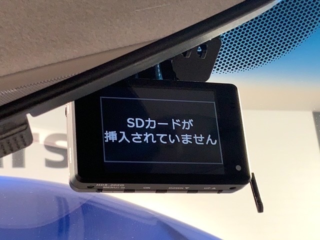 万が一の事故のときもドライブレコーダーがあると安心です。ご利用になる場合は個人情報保護の観点より新品の対応SDカードをお求め下さい。