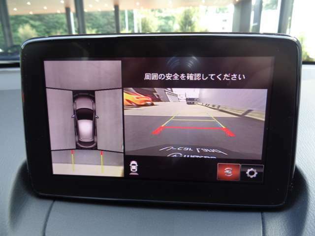 360°モニター付き！コーナーセンサーと連動して運転を快適にサポート！