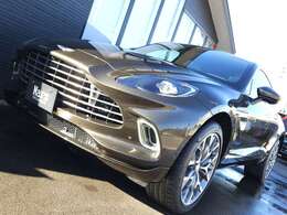 ・ベースレザーシート　・アルカンターラルーフライニング